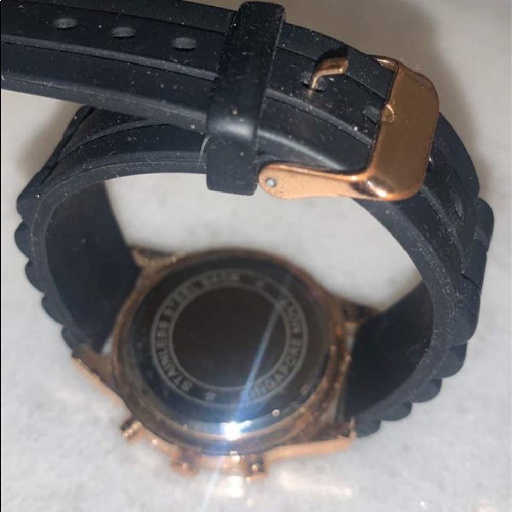 Watch - Picture 3 of 4